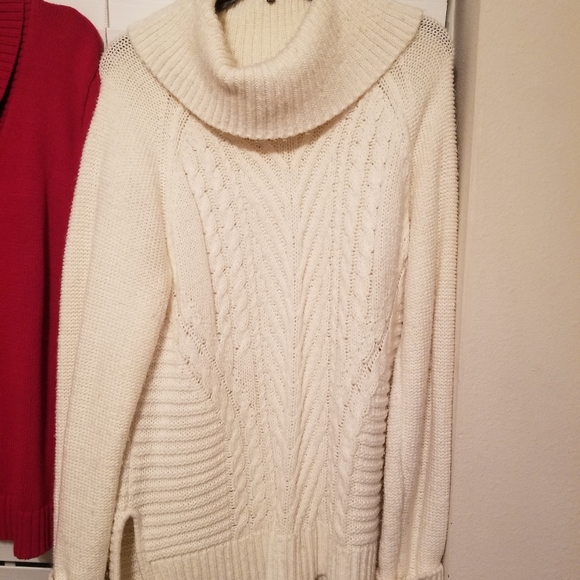 Sweaters - Picture 2 of 3